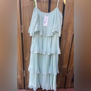 Never been worn. The Sienna Pleated Midi Dress. Size L